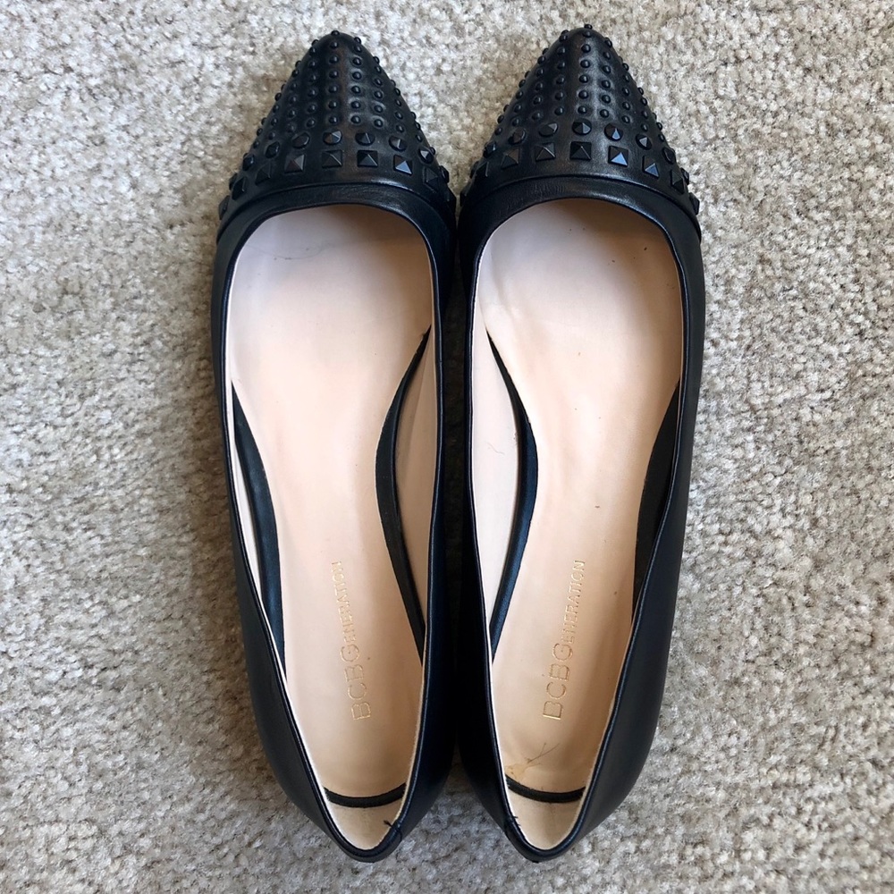 ✨LAST CALL✨ Black BCBG flats